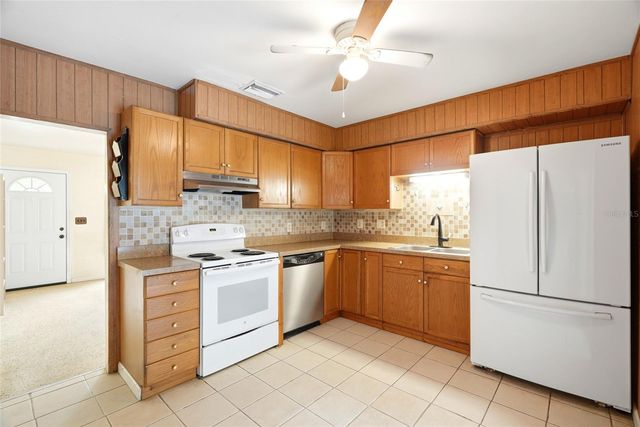 427 1ST AVENUE NE, Largo, FL 33770