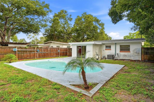 427 1ST AVENUE NE, Largo, FL 33770