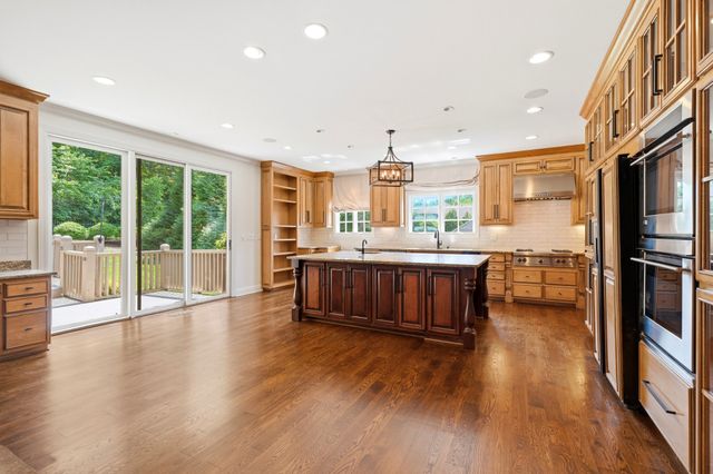 909 Gold Hill Ct, Franklin, TN 37069