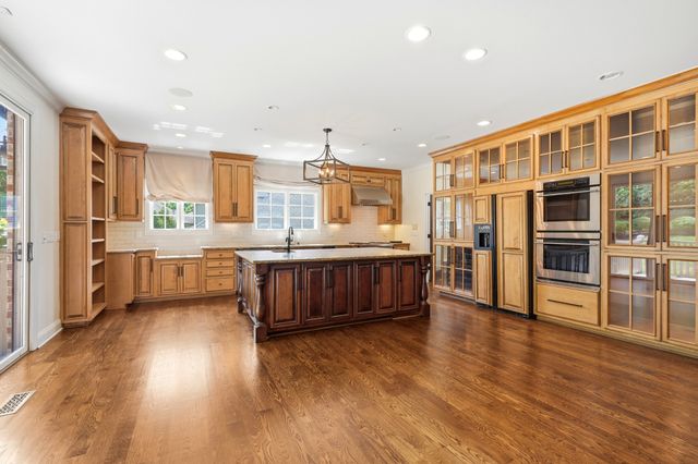 909 Gold Hill Ct, Franklin, TN 37069