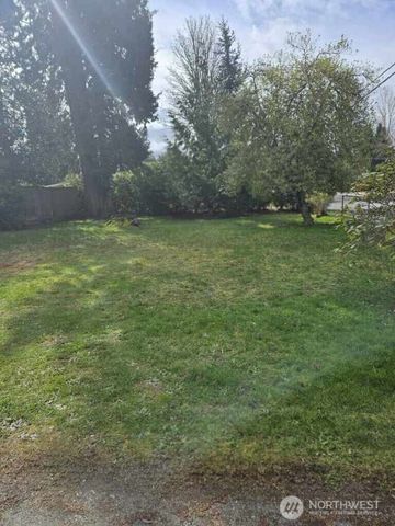 17417 Spruce Way, Lynnwood, WA 98037