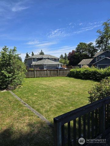 17417 Spruce Way, Lynnwood, WA 98037