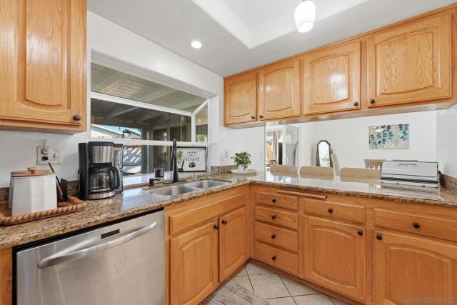 9349 Nalini Ct, Santee, CA 92071