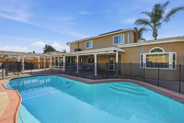 9349 Nalini Ct, Santee, CA 92071