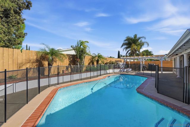 9349 Nalini Ct, Santee, CA 92071