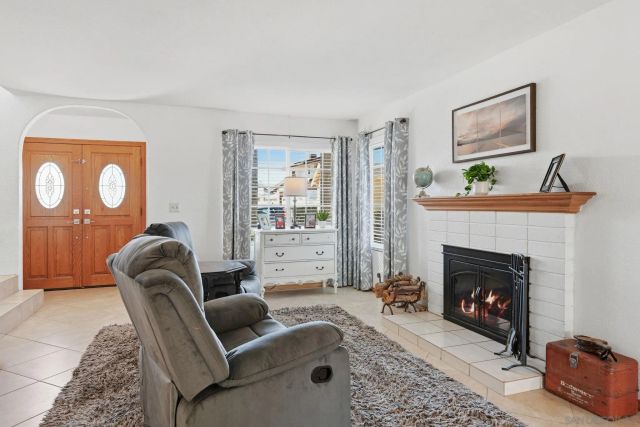 9349 Nalini Ct, Santee, CA 92071