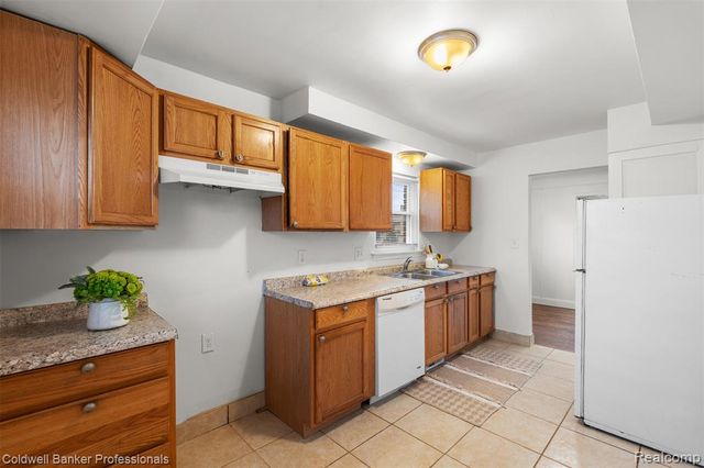 27734 Maplewood Street, Garden City, MI 48135