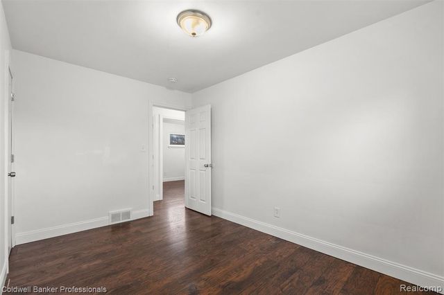 27734 Maplewood Street, Garden City, MI 48135