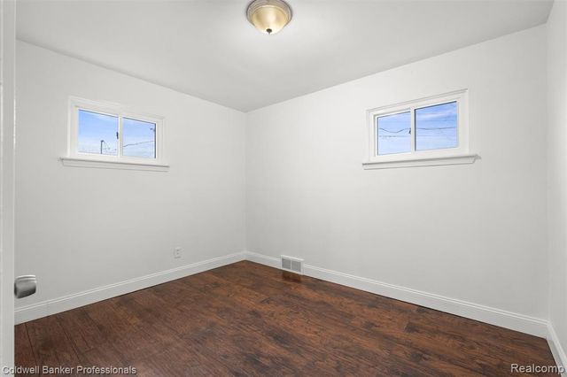 27734 Maplewood Street, Garden City, MI 48135