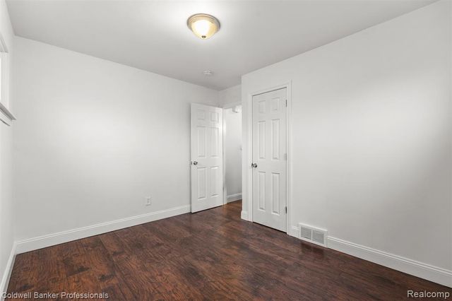 27734 Maplewood Street, Garden City, MI 48135