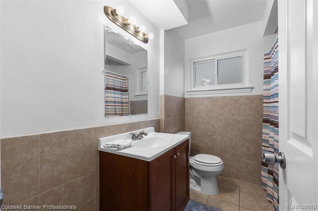 27734 Maplewood Street, Garden City, MI 48135