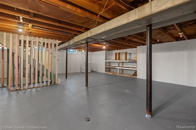 27734 Maplewood Street, Garden City, MI 48135