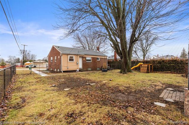 27734 Maplewood Street, Garden City, MI 48135