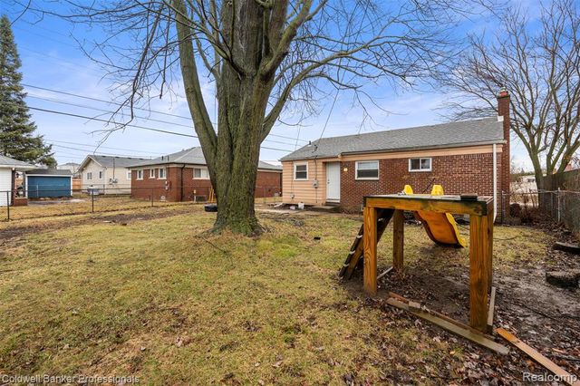 27734 Maplewood Street, Garden City, MI 48135