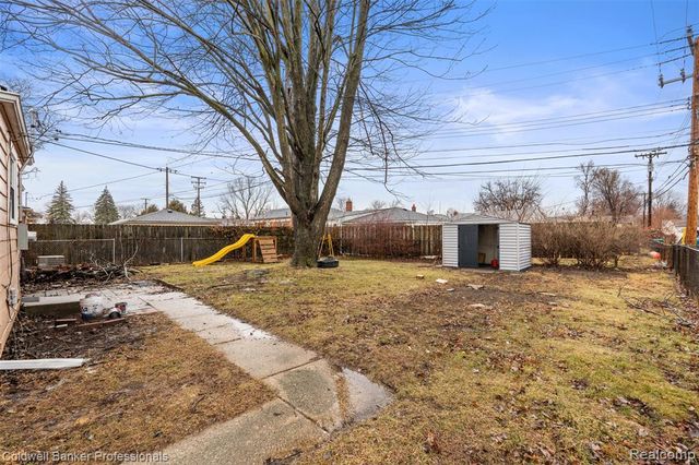 27734 Maplewood Street, Garden City, MI 48135