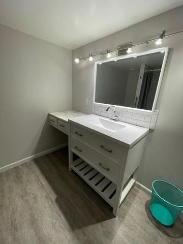 5776 Leisure S Drive SE, Grand Rapids, MI 49548