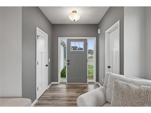 8107 157th Terrace, Savage, MN 55378