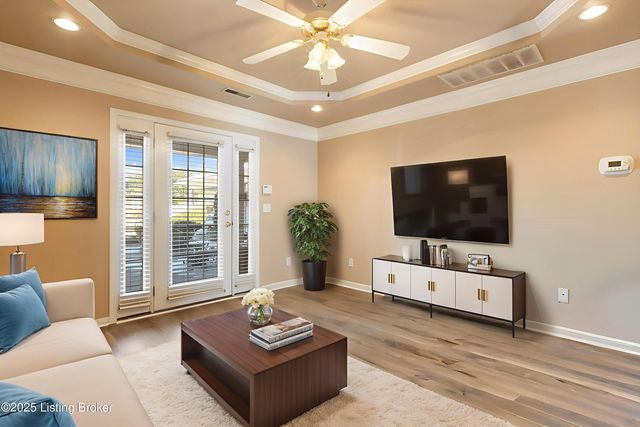 8448 Aspen Glen Way, Louisville, KY 40228