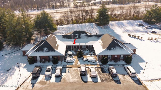 8448 Aspen Glen Way, Louisville, KY 40228