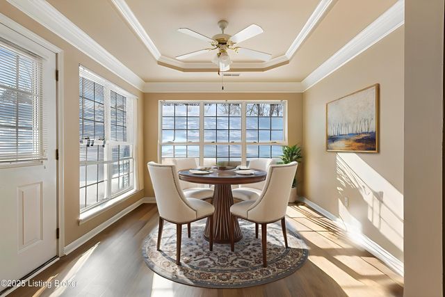 8448 Aspen Glen Way, Louisville, KY 40228