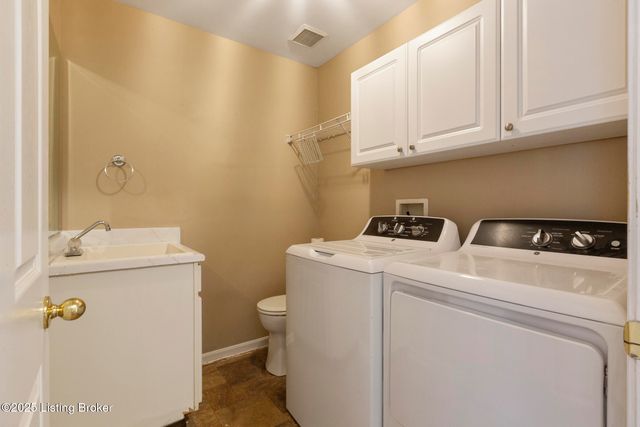 8448 Aspen Glen Way, Louisville, KY 40228