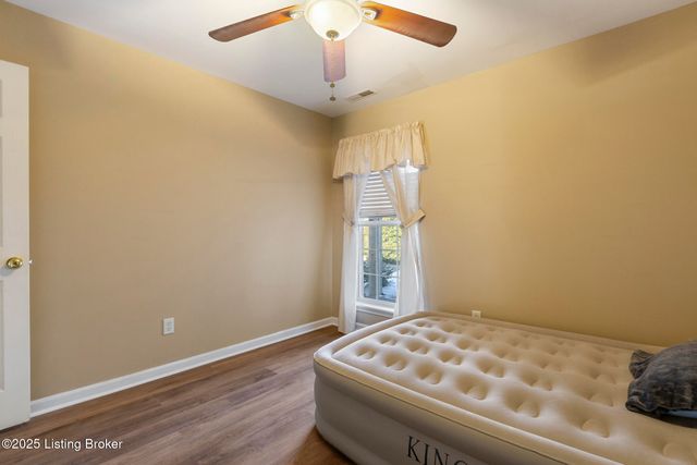 8448 Aspen Glen Way, Louisville, KY 40228