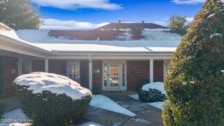 8448 Aspen Glen Way, Louisville, KY 40228