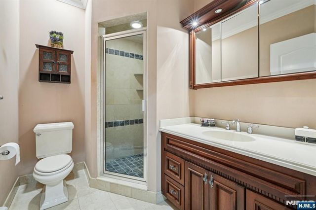 740 Van Houten Avenue, Franklin Lakes, NJ 07417