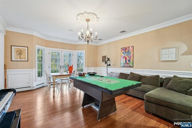 740 Van Houten Avenue, Franklin Lakes, NJ 07417