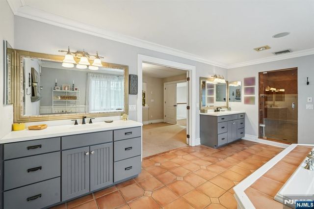 740 Van Houten Avenue, Franklin Lakes, NJ 07417