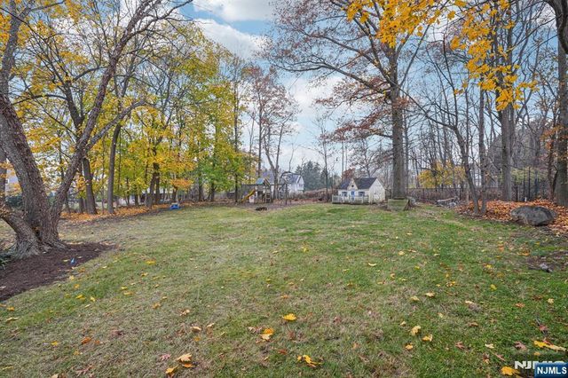 740 Van Houten Avenue, Franklin Lakes, NJ 07417