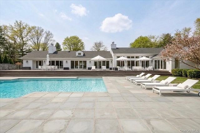 3 Horseshoe Road, Old Westbury, NY 11568