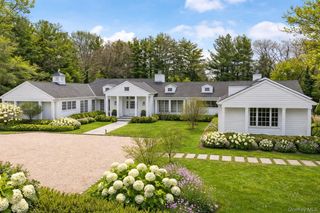 3 Horseshoe Road, Old Westbury, NY 11568
