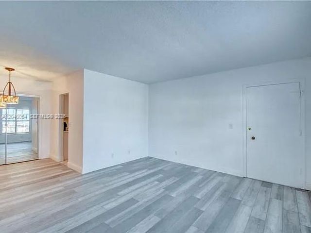 2200 NE 66th Street 1401, Fort Lauderdale, FL 33308