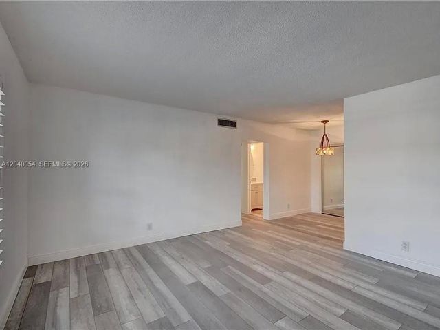 2200 NE 66th Street 1401, Fort Lauderdale, FL 33308