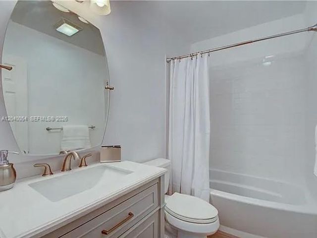 2200 NE 66th Street 1401, Fort Lauderdale, FL 33308