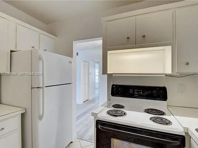 2200 NE 66th Street 1401, Fort Lauderdale, FL 33308