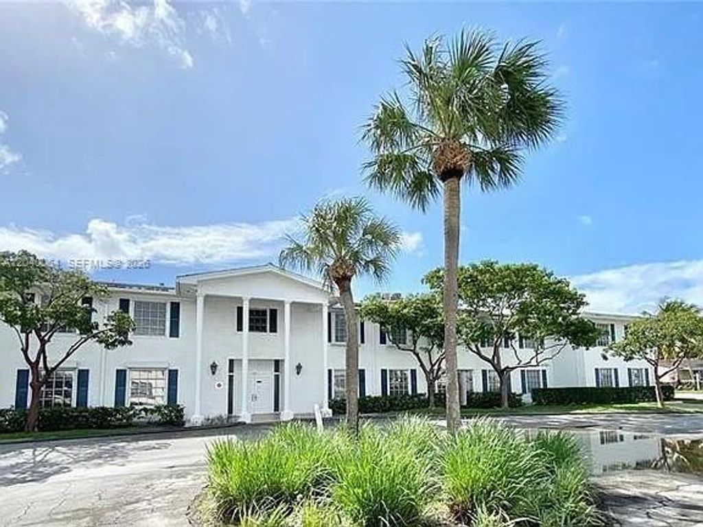 2200 NE 66th Street 1401, Fort Lauderdale, FL 33308