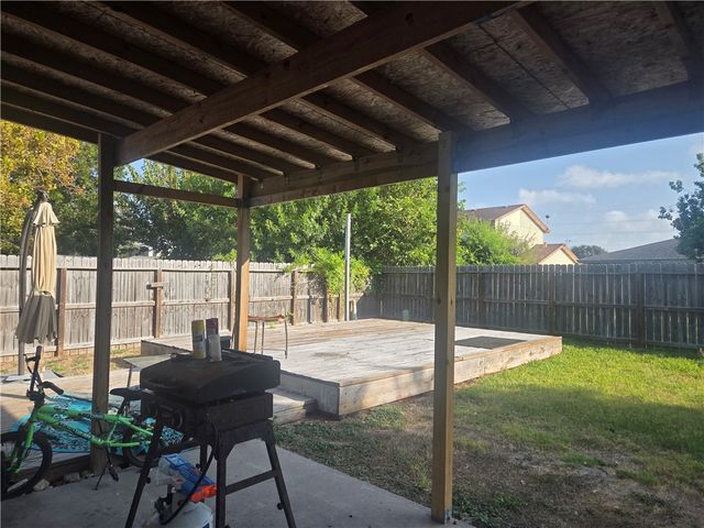 1118 Ontario Dr, Corpus Christi, TX 78418
