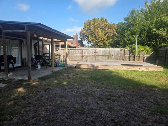 1118 Ontario Dr, Corpus Christi, TX 78418