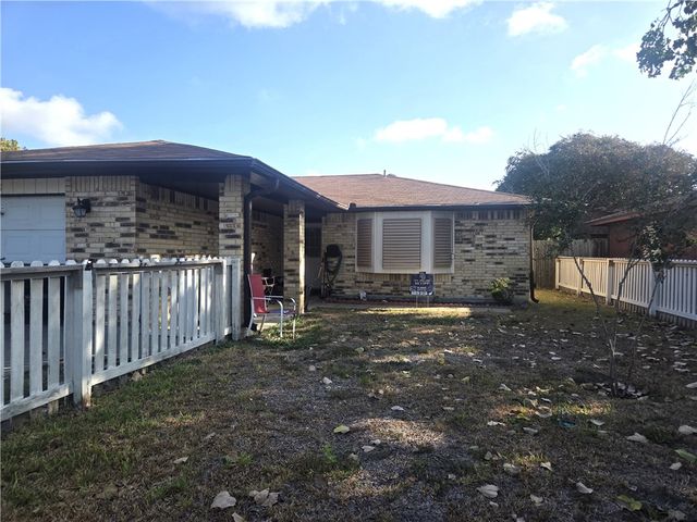 1118 Ontario Dr, Corpus Christi, TX 78418