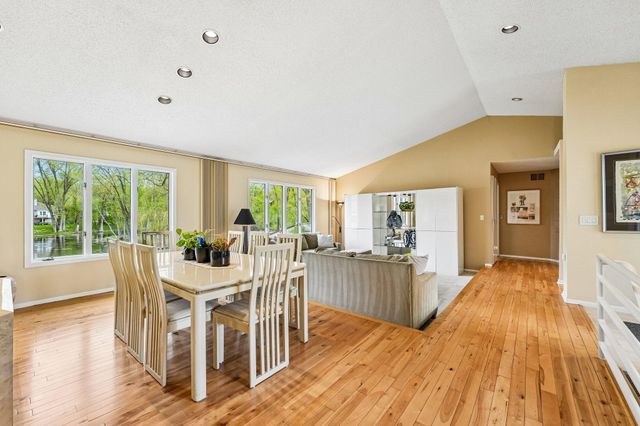 7423 Hyde Park Lane, Edina, MN 55439