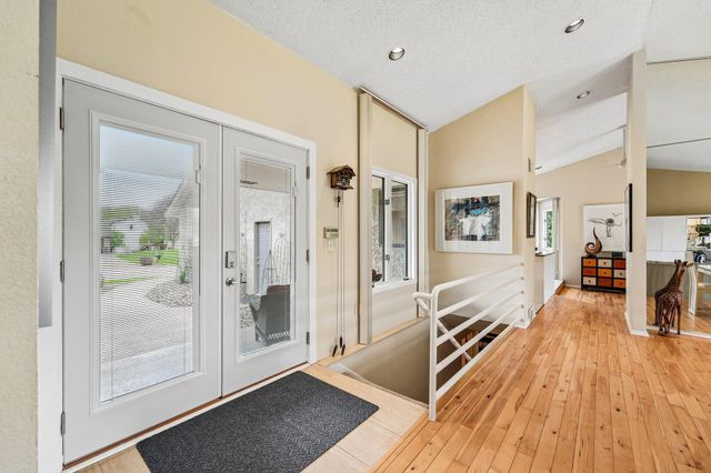 7423 Hyde Park Lane, Edina, MN 55439