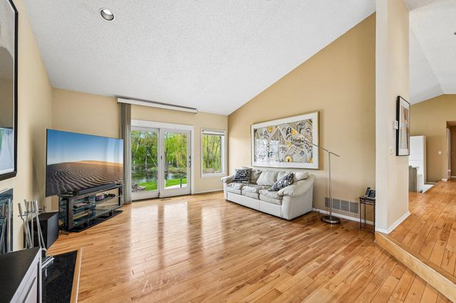 7423 Hyde Park Lane, Edina, MN 55439