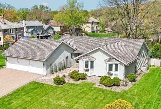 7423 Hyde Park Lane, Edina, MN 55439