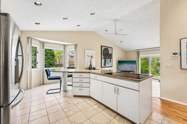 7423 Hyde Park Lane, Edina, MN 55439