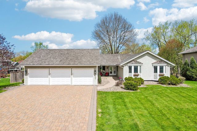7423 Hyde Park Lane, Edina, MN 55439
