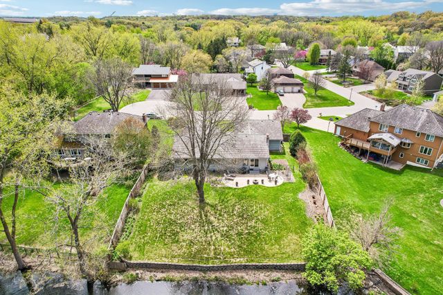 7423 Hyde Park Lane, Edina, MN 55439