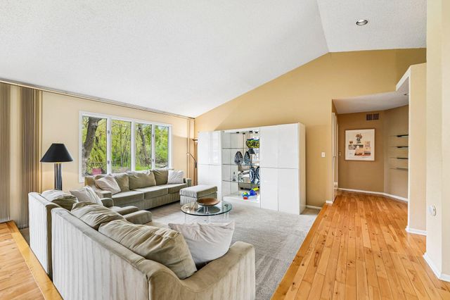 7423 Hyde Park Lane, Edina, MN 55439