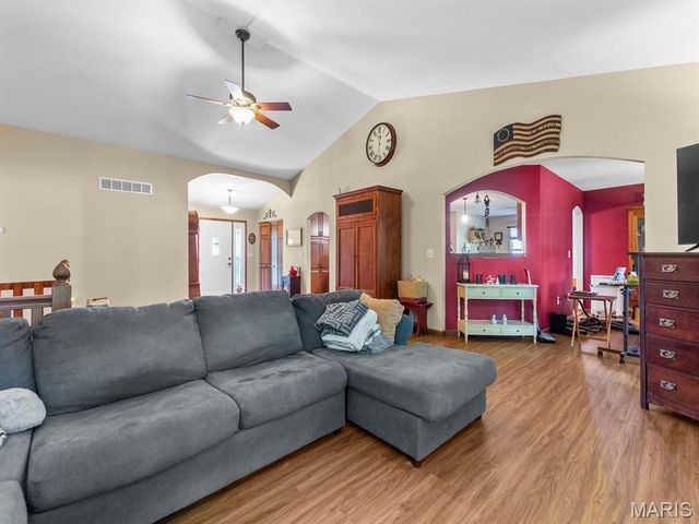 93 Stonebridge Crossing Drive, Maryville, IL 62062